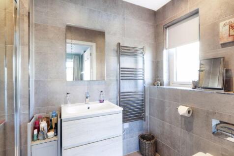 Bedroom 2- ensuite shower