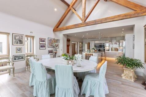 Open plan kitchen dining area