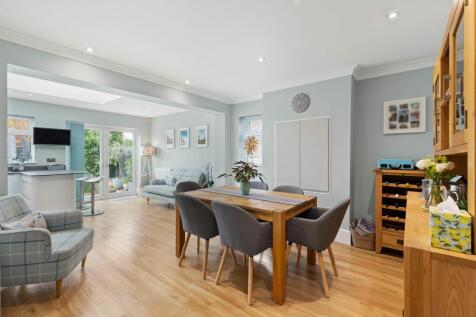 Kitchen Dining Area