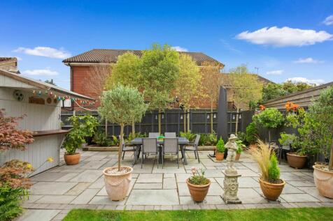 Garden Dining Area