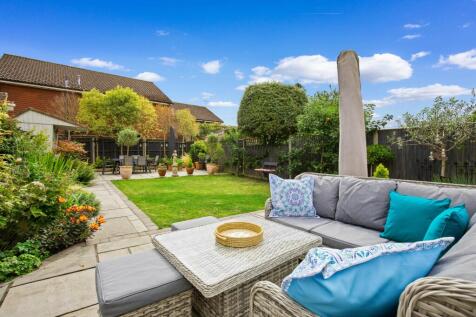 Garden Dining Area