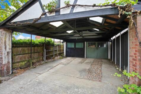 Carport &amp; Garage