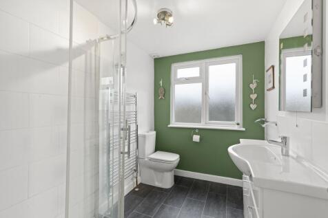 Bedroom 1 Ensuite