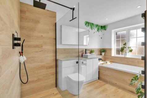 Bedroom 1 ensuite