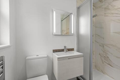 Ensuite Bedroom 2