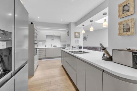 Kitchen Family Room