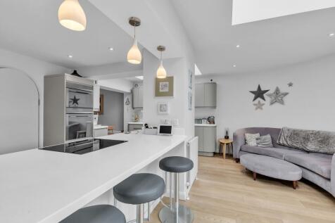 Kitchen Family Room