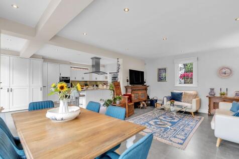 Living Dining Kitchen Area