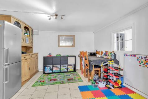 Kitchen Breakfast Area
