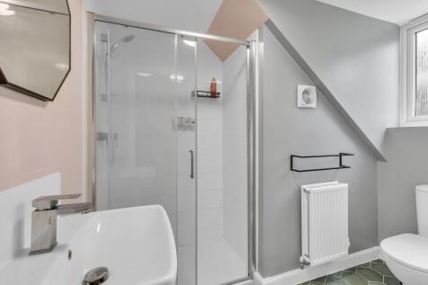 Bedroom 1 Ensuite