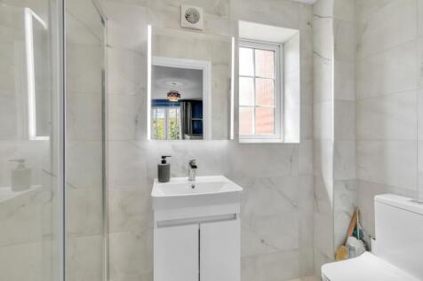 Bedroom 1 Ensuite
