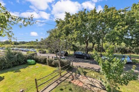 View to the front of Property
