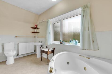 Bedroom 1 Ensuite
