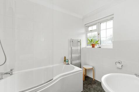 Bedroom 1 Ensuite