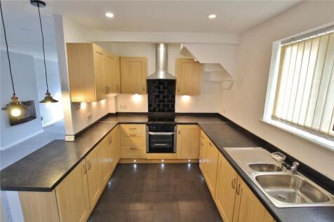 Kitchen Photo 2