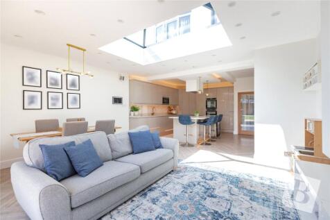 Kitchen / Living