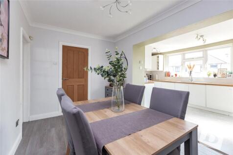 Dining/ Kitchen