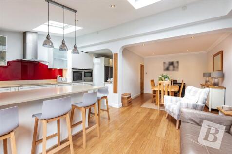 Kitchen / Dining