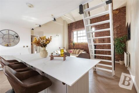 Living / Kitchen