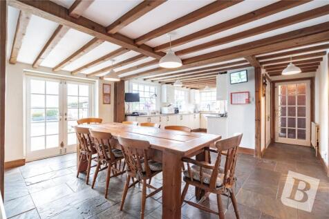 Kitchen / Dining