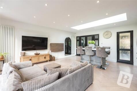 Kitchen / Living Roo