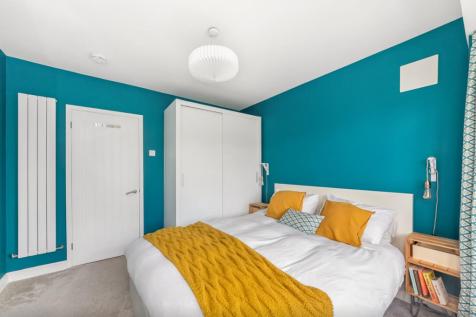 Bedroom-crop.PNG