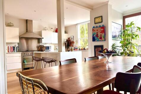 Ebele kitchen - 3.JPEG