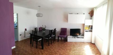 Living room 2.jpeg