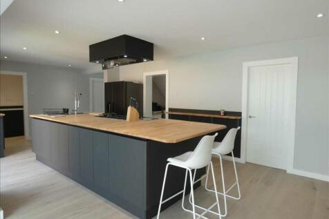 LIVING KITCHEN