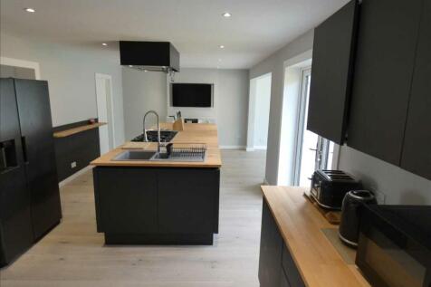 LIVING KITCHEN