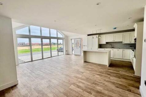 LIVING KITCHEN