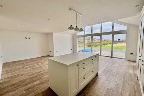 LIVING KITCHEN