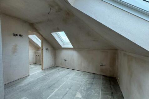 ENSUITE SHOWER ROOM