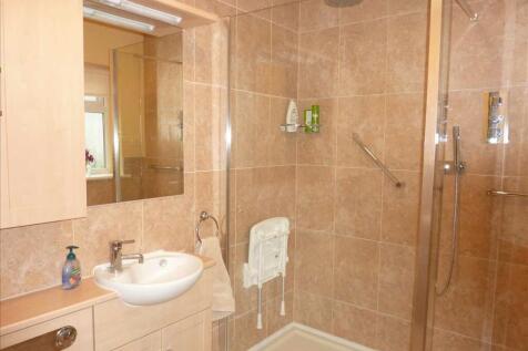 ENSUITE SHOWER ROOM