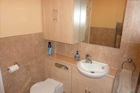 ENSUITE SHOWER ROOM