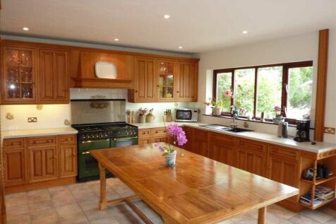 LIVING KITCHEN