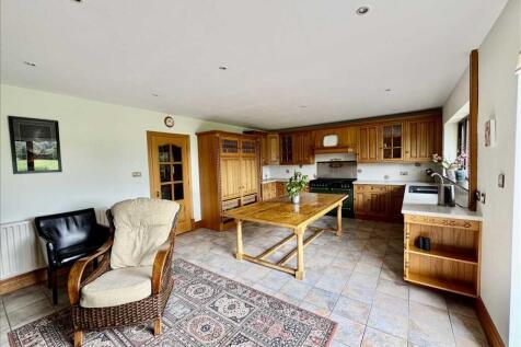LIVING KITCHEN