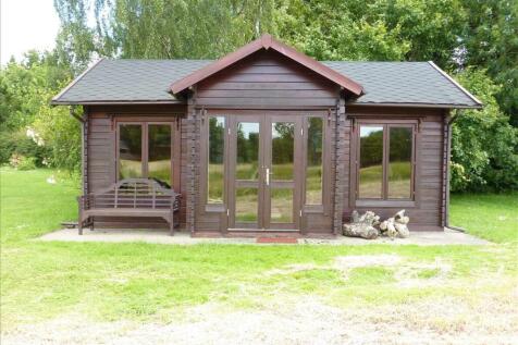 SUMMERHOUSE/GARDEN
