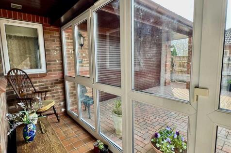 ENTRANCE PORCH