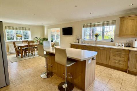 LIVING KITCHEN