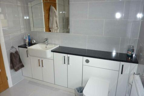 ENSUITE SHOWER ROOM