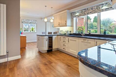LIVING KITCHEN