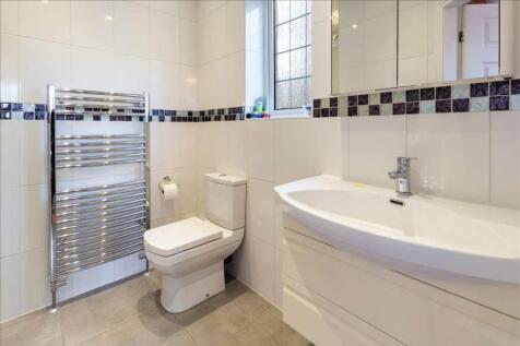 ENSUITE SHOWER ROOM