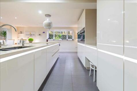 LIVING KITCHEN