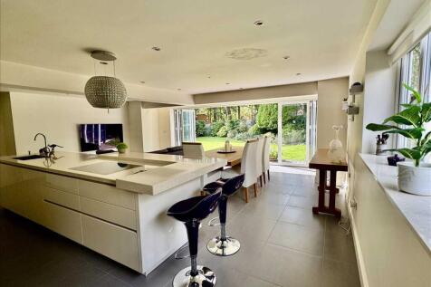 LIVING KITCHEN