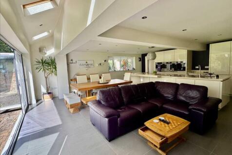 LIVING KITCHEN