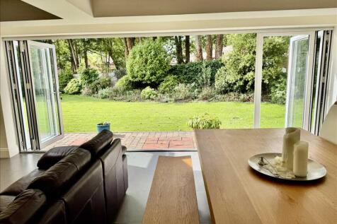LIVING KITCHEN