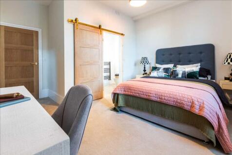 APARTMENT 1 / SHOW