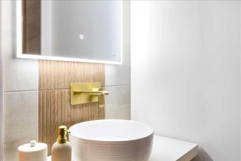 APARTMENT 1 / SHOW