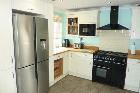 LIVING KITCHEN